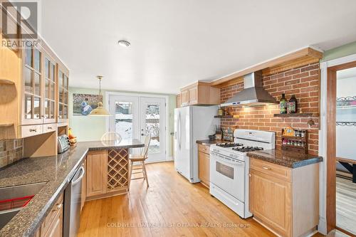 250 Albert Street, Arnprior, ON - Indoor Photo Showing Kitchen