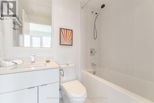 2707 - 7 Greenville Street, Toronto, ON - Indoor Photo Showing Bathroom