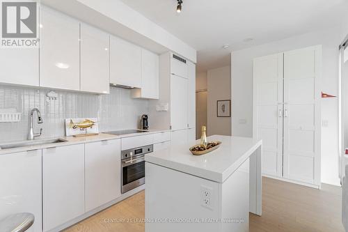 2707 - 7 Greenville Street, Toronto, ON - Indoor Photo Showing Kitchen With Upgraded Kitchen