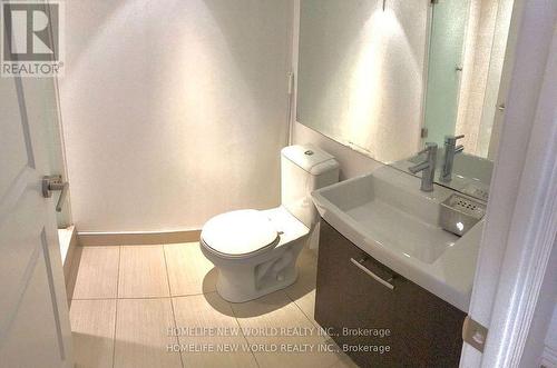 703 - 386 Yonge Street, Toronto, ON - Indoor Photo Showing Bathroom