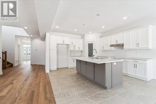 130 Devonleigh Gate, Grey Highlands, ON - Indoor Photo Showing Kitchen With Upgraded Kitchen