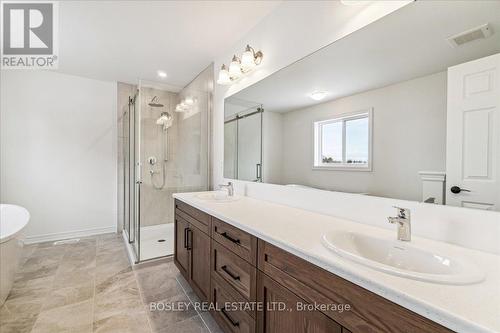 130 Devonleigh Gate, Grey Highlands, ON - Indoor Photo Showing Bathroom