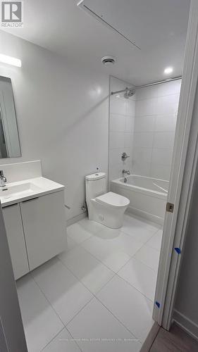 3501 - 238 Simcoe Street, Toronto, ON - Indoor Photo Showing Bathroom