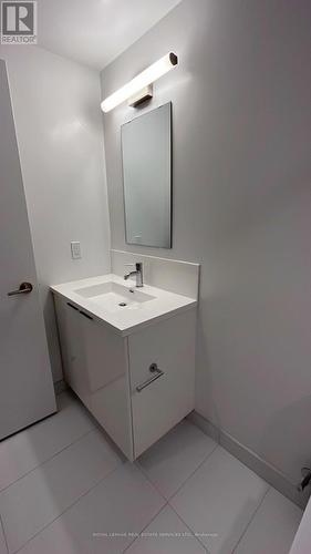 3501 - 238 Simcoe Street, Toronto, ON - Indoor Photo Showing Bathroom