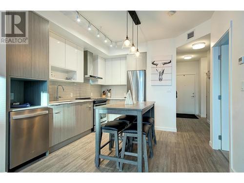 1775 Chapman Place Unit# 111 Lot# Sl10, Kelowna, BC - Indoor Photo Showing Kitchen With Stainless Steel Kitchen With Upgraded Kitchen