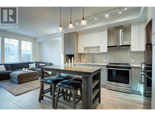 1775 Chapman Place Unit# 111 Lot# Sl10, Kelowna, BC - Indoor Photo Showing Kitchen With Upgraded Kitchen