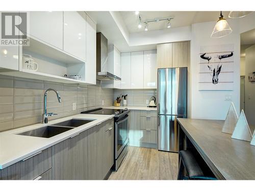 1775 Chapman Place Unit# 111 Lot# Sl10, Kelowna, BC - Indoor Photo Showing Kitchen With Stainless Steel Kitchen With Double Sink With Upgraded Kitchen