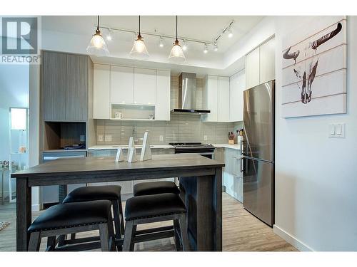 1775 Chapman Place Unit# 111 Lot# Sl10, Kelowna, BC - Indoor Photo Showing Kitchen With Stainless Steel Kitchen With Upgraded Kitchen