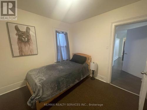 209 Murray Street, Chatham-Kent, ON - Indoor Photo Showing Bedroom