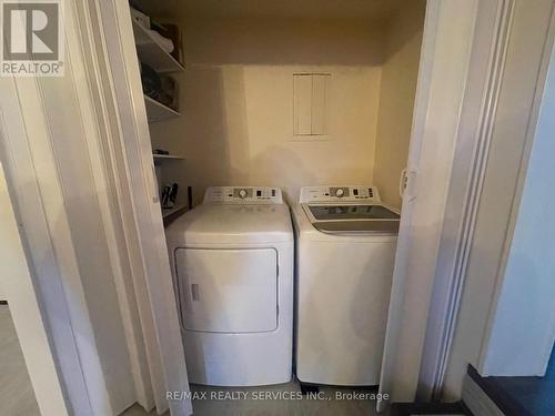 209 Murray Street, Chatham-Kent, ON - Indoor Photo Showing Laundry Room