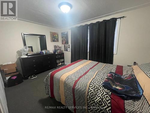 209 Murray Street, Chatham-Kent, ON - Indoor Photo Showing Bedroom