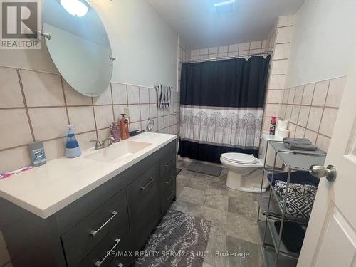 209 Murray Street, Chatham-Kent, ON - Indoor Photo Showing Bathroom