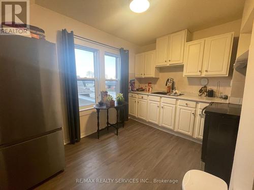 209 Murray Street, Chatham-Kent, ON - Indoor Photo Showing Kitchen