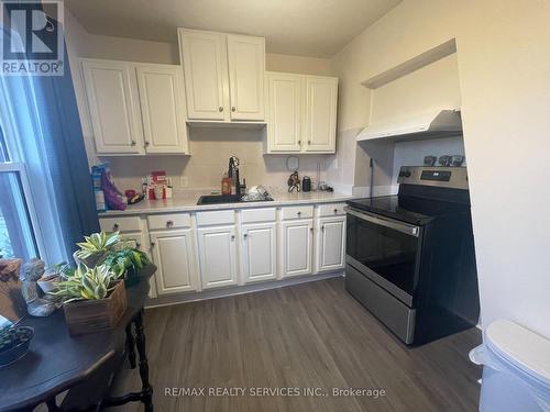 209 Murray Street, Chatham-Kent, ON - Indoor Photo Showing Kitchen