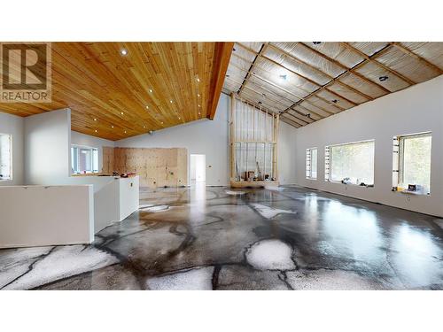 40 Lidstone Road, Salmon Arm, BC - Indoor Photo Showing Other Room