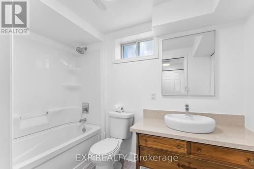 199 Tuliptree Road, Thorold, ON - Indoor Photo Showing Bathroom