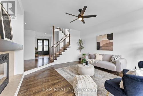 199 Tuliptree Road, Thorold, ON - Indoor Photo Showing Living Room