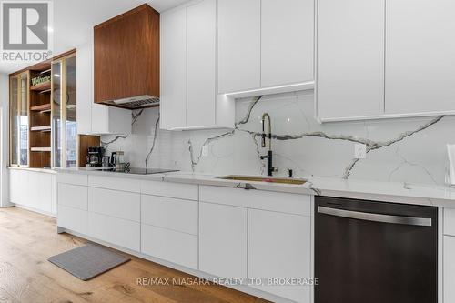 9 Bruton Street N, Thorold (557 - Thorold Downtown), ON - Indoor Photo Showing Kitchen