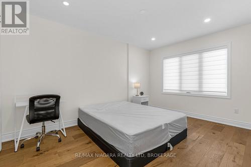 9 Bruton Street N, Thorold (557 - Thorold Downtown), ON - Indoor Photo Showing Bedroom