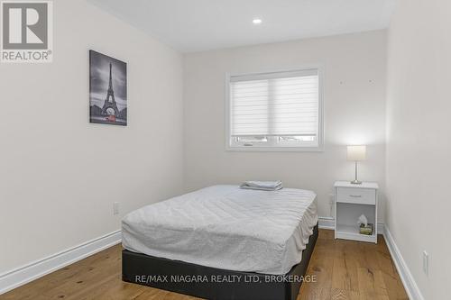 9 Bruton Street N, Thorold (557 - Thorold Downtown), ON - Indoor Photo Showing Bedroom