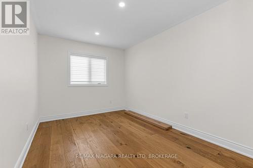 9 Bruton Street N, Thorold (557 - Thorold Downtown), ON - Indoor Photo Showing Other Room