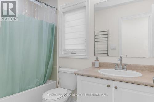 9 Bruton Street N, Thorold (557 - Thorold Downtown), ON - Indoor Photo Showing Bathroom