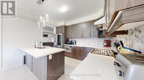 220 Fleetwood Drive, Oshawa, ON - Indoor Photo Showing Kitchen With Double Sink With Upgraded Kitchen