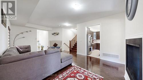 220 Fleetwood Drive, Oshawa, ON - Indoor Photo Showing Living Room