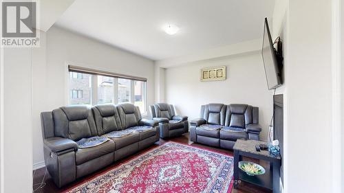 220 Fleetwood Drive, Oshawa, ON - Indoor Photo Showing Living Room