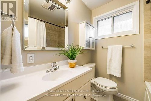 500 Tennyson Court, Oshawa, ON - Indoor Photo Showing Bathroom