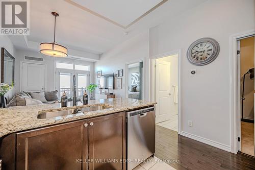 510 - 5327 Upper Middle Road, Burlington, ON - Indoor Photo Showing Kitchen With Double Sink