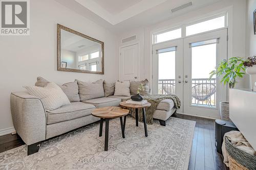 510 - 5327 Upper Middle Road, Burlington, ON - Indoor Photo Showing Living Room