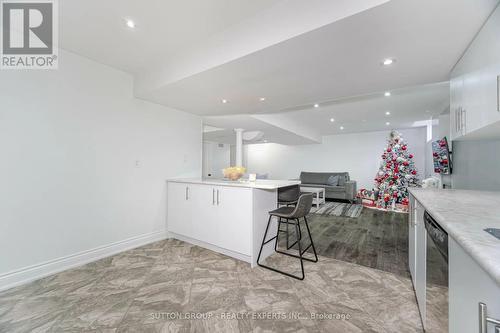 78 Vanderpool Crescent, Brampton, ON - Indoor Photo Showing Kitchen