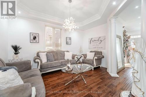 78 Vanderpool Crescent, Brampton, ON - Indoor Photo Showing Living Room