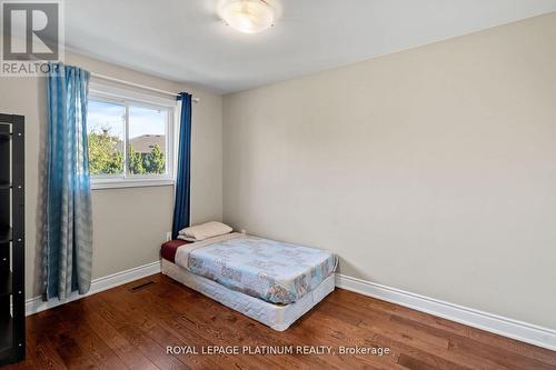 2677 Credit Valley Road, Mississauga, ON - Indoor Photo Showing Bedroom