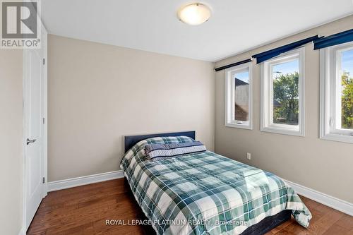 2677 Credit Valley Road, Mississauga, ON - Indoor Photo Showing Bedroom