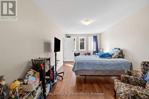 2677 Credit Valley Road, Mississauga, ON - Indoor Photo Showing Bedroom