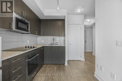 2405 - 2550 Simcoe Street N, Oshawa, ON - Indoor Photo Showing Kitchen With Upgraded Kitchen