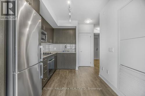 2405 - 2550 Simcoe Street N, Oshawa, ON - Indoor Photo Showing Kitchen With Upgraded Kitchen