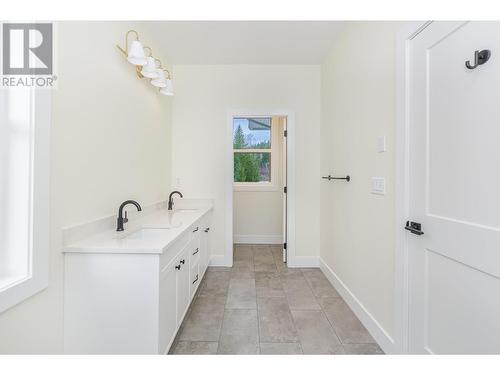 4 Piece En-suite - 2504 Fox Glen Way Lot# 11, Blind Bay, BC - Indoor Photo Showing Other Room