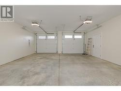 Very Spacious Double Car Garage 25'X22' - 