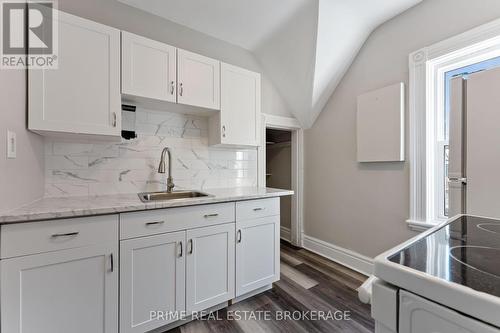 1 - 338 Hamilton Road, London, ON - Indoor Photo Showing Kitchen