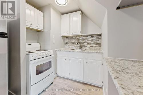 1 - 338 Hamilton Road, London, ON - Indoor Photo Showing Kitchen