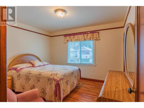 1250 Third Avenue, Trail, BC - Indoor Photo Showing Bedroom