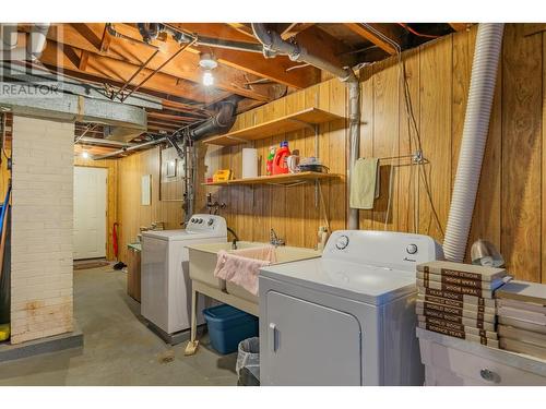 1250 Third Avenue, Trail, BC - Indoor Photo Showing Laundry Room