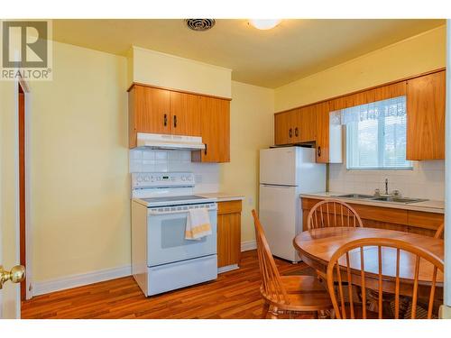 1250 Third Avenue, Trail, BC - Indoor Photo Showing Kitchen With Double Sink