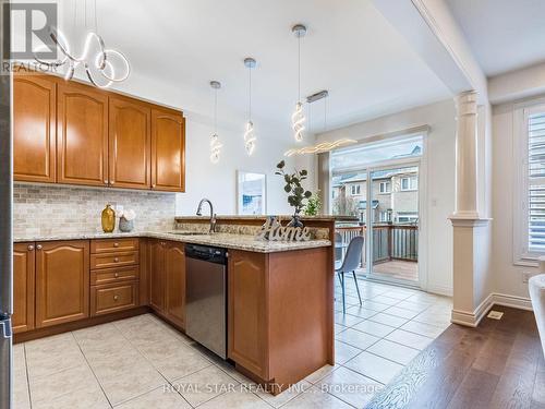 30 Wickson Street, Markham, ON - Indoor Photo Showing Kitchen