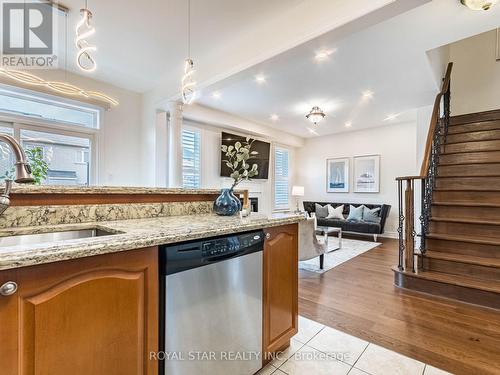 30 Wickson Street, Markham, ON - Indoor Photo Showing Kitchen