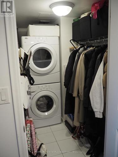 1913 - 400 Adelaide Street E, Toronto, ON - Indoor Photo Showing Laundry Room