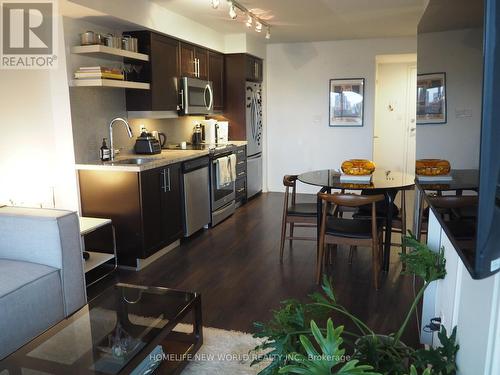 1913 - 400 Adelaide Street E, Toronto, ON - Indoor Photo Showing Kitchen